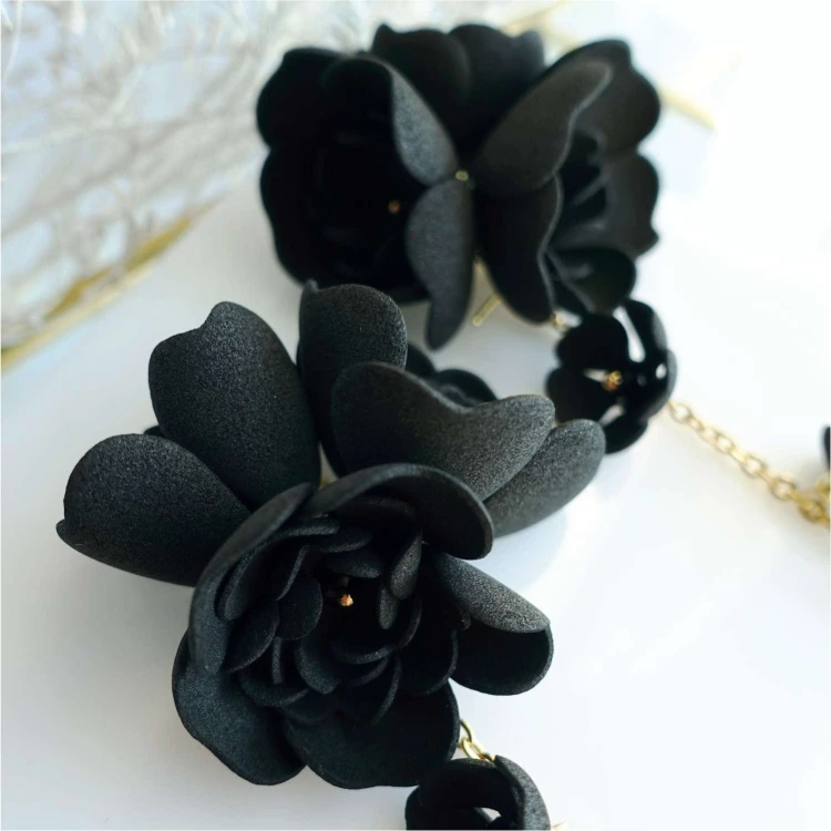 855 czarne kolczyki kwiaty Black Gardenia ANUI (07).jpg