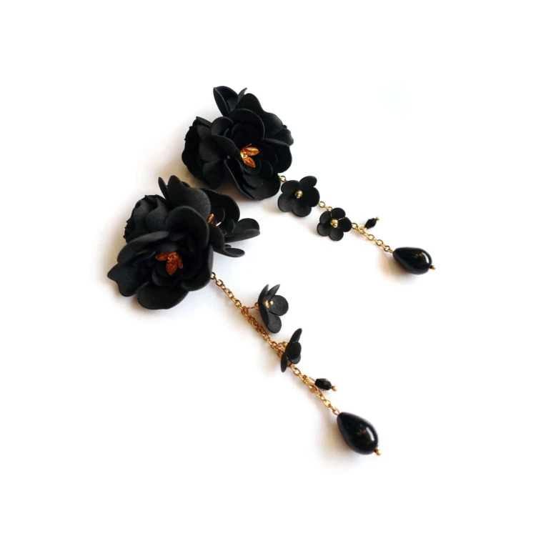 855 czarne kolczyki kwiaty Black Gardenia ANUI (1).jpg