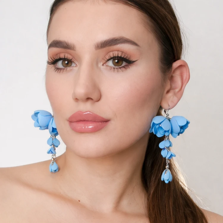 855 LightBlue Gardenia jasno niebieskie kolczyki kwiaty ANUI (7).png