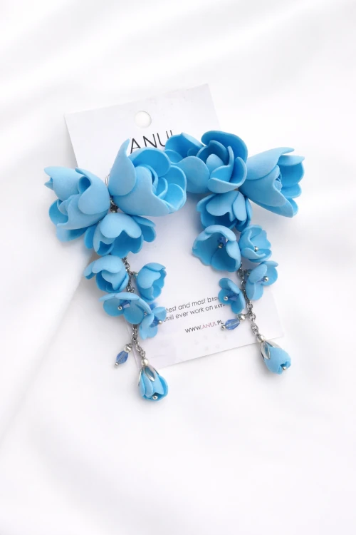 855 LightBlue Gardenia jasno niebieskie kolczyki kwiaty ANUI (1).png